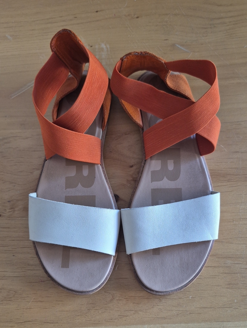 Sorel Orange & White Women’s Crossover Elastic Sandals